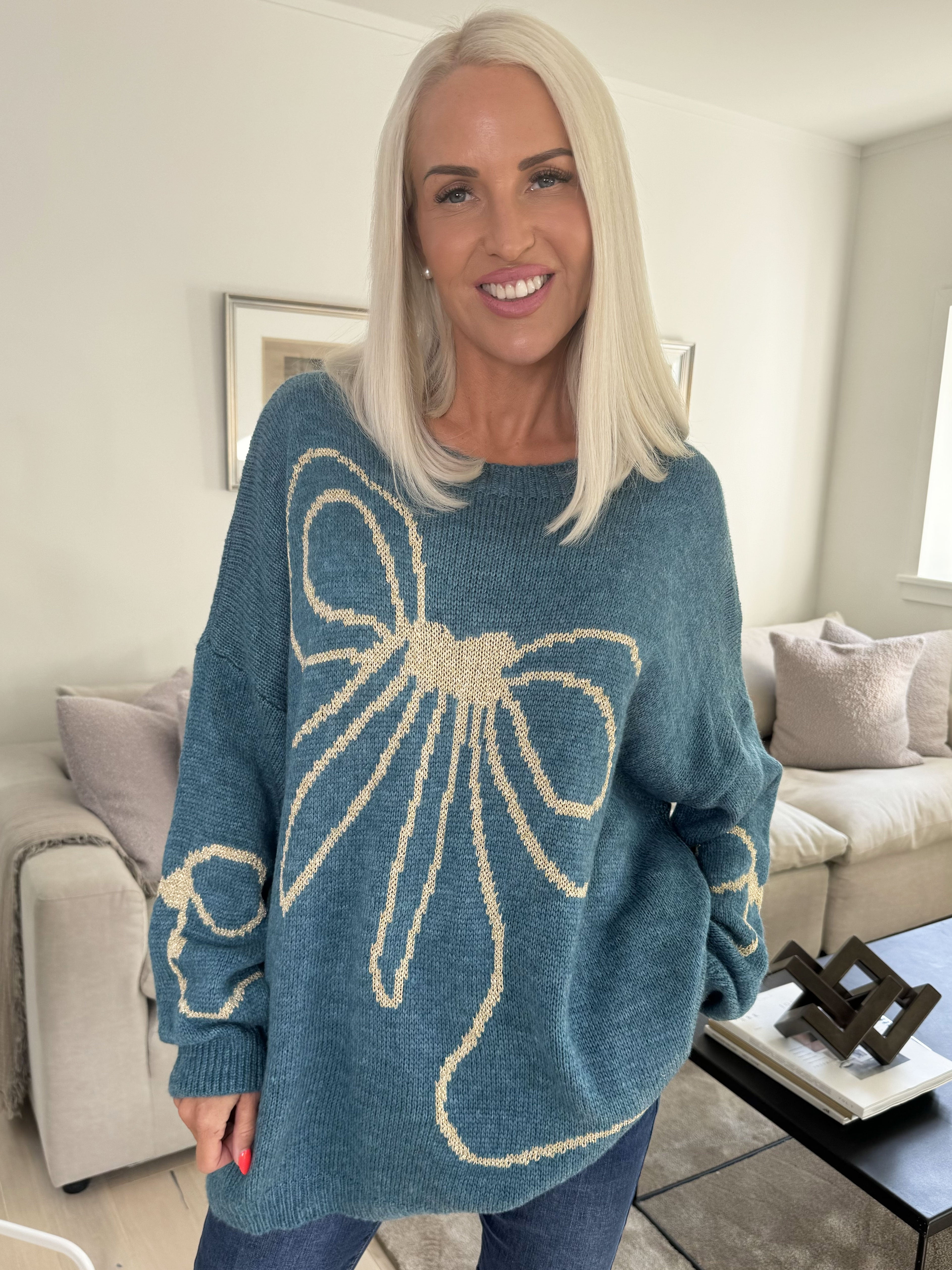 Ruby - Striktrøje med uld og sløjfe i guldtråde